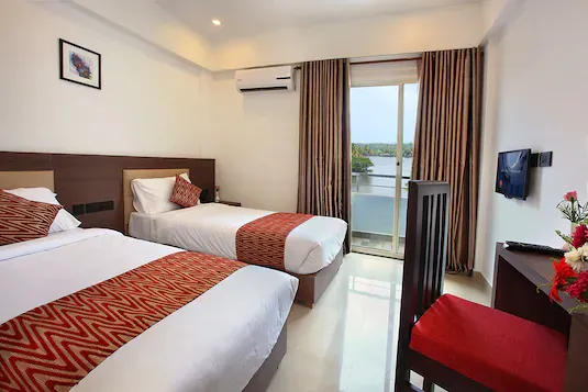 best couple friendly hotels in trium homestay alleppey