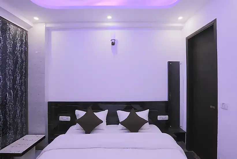 Book Hourly hotels for unmarried couples in Delhi Bag2Bag