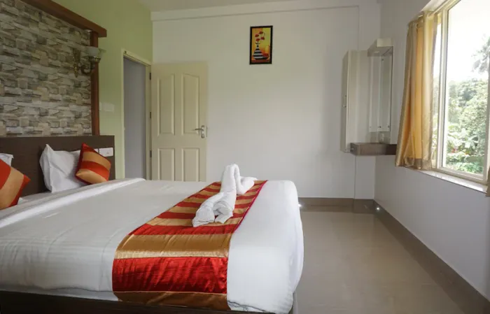 couple hotels in hisham residency kochi