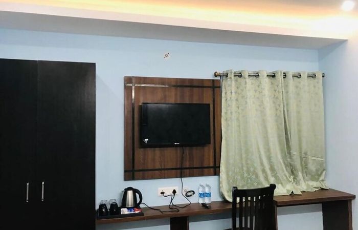 best hotels in the arcas hotel and banquet lucknow