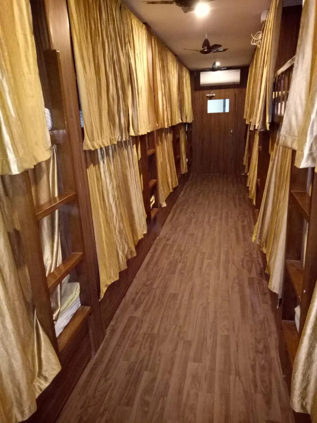 Book Hourly hotels for unmarried couples in Mumbai Bag2Bag