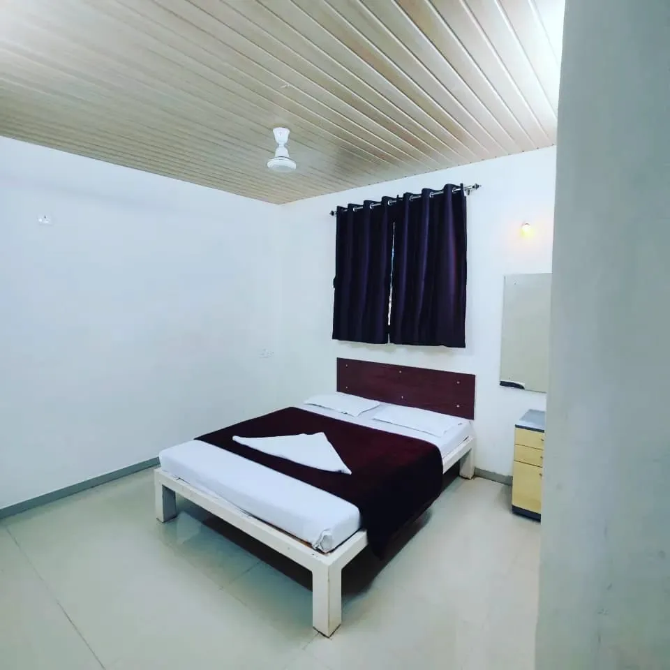 Book hourly hotels for unmarried couples in Pune Bag2Bag