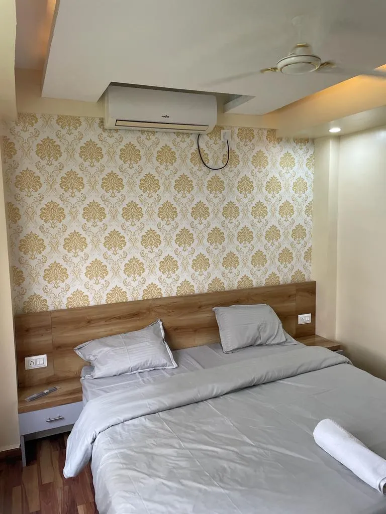 Book hourly hotels for unmarried couples in Pune Bag2Bag