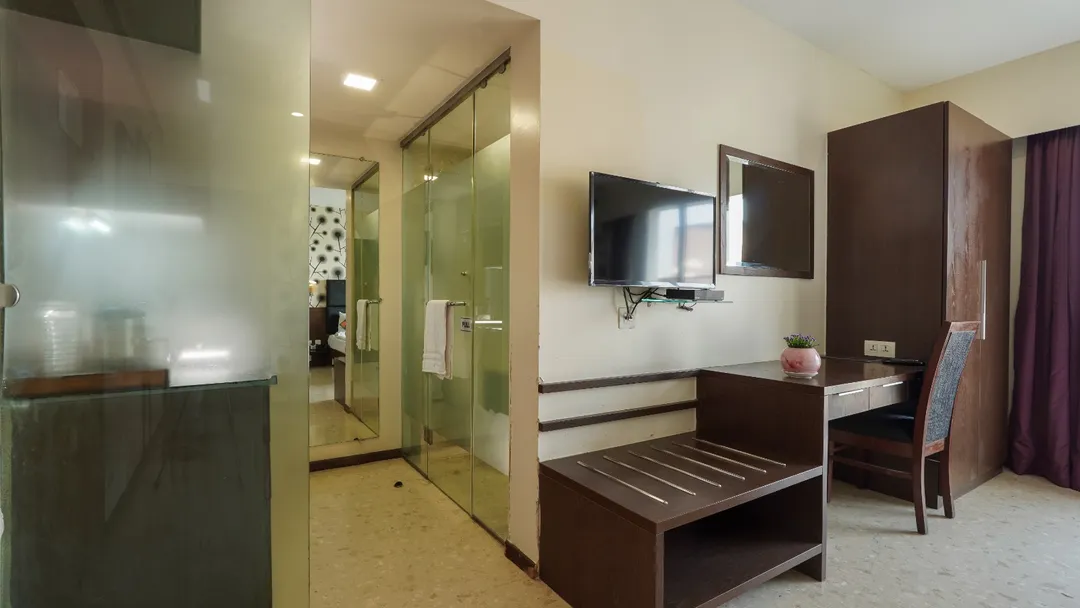 Book hourly hotels for unmarried couples in Pune Bag2Bag